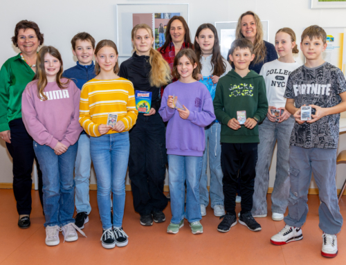 Spendenübergabe der Klassensprecher der 5. Klassen an das Kinderhaus St. Elisabeth Windischeschenbach