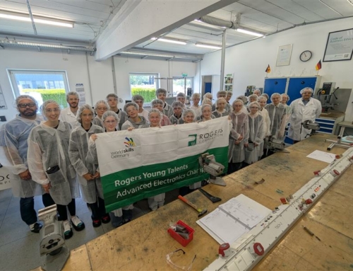 Lobkowitz-Realschule erkundet innovative Hightech-Firma Rogers in Eschenbach